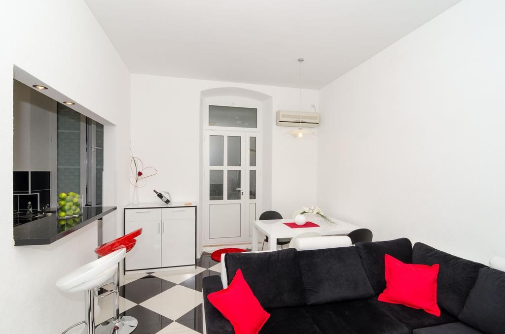 Guest House Cinema Close To Port Dubrovnik Buitenkant foto
