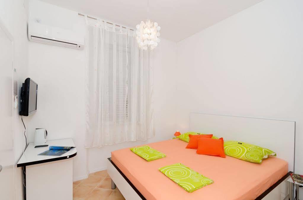 Guest House Cinema Close To Port Dubrovnik Buitenkant foto